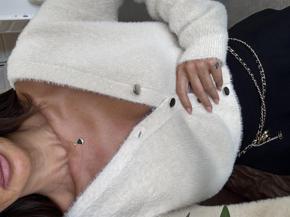 Ekru Düğmeli Sakallı Hırka