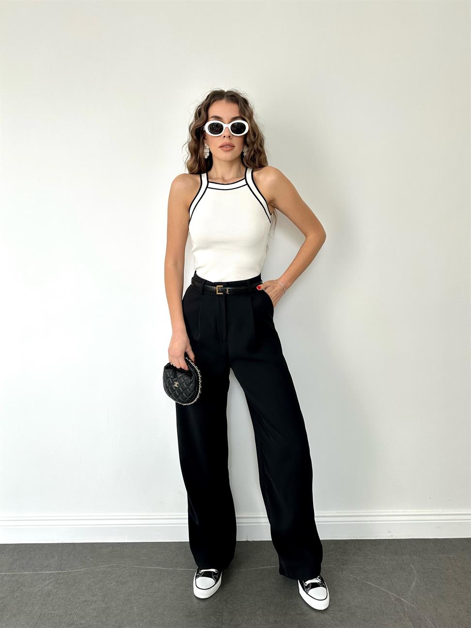 Ekru Düz Askısı İnce Çizgili Bluz