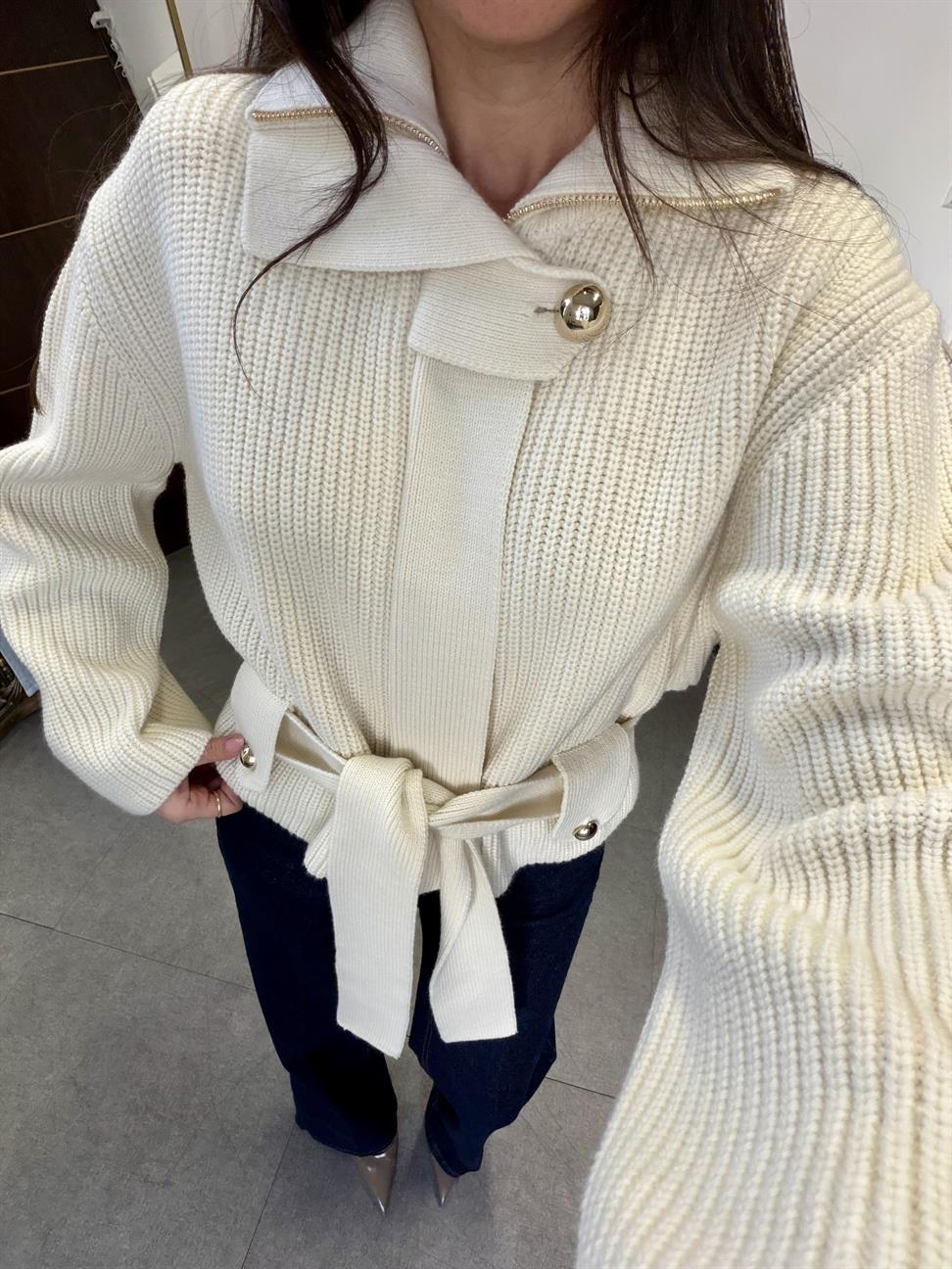 Ekru Fermuarlı Kemerli Düğmeli Yünlü Triko Hırka