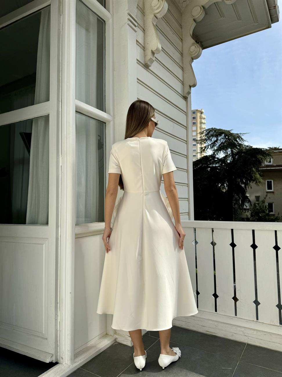 Ekru Gül Detay Midi Boy Elbise