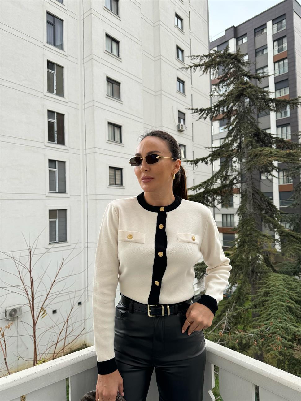 Ekru İki Renk Gold Düğmeli Hırka