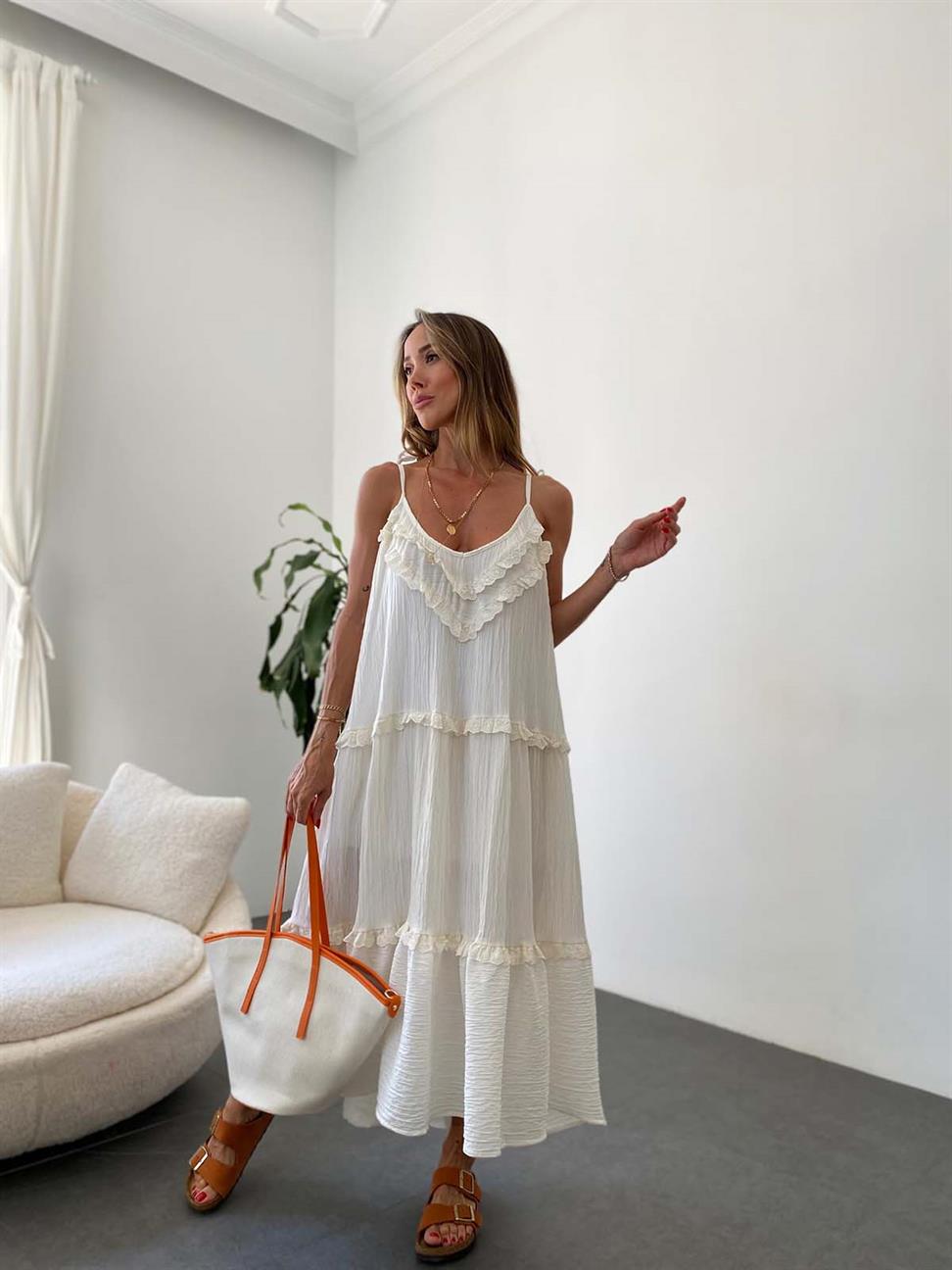 Ekru İp Askılı Oval Yaka Fisto Detaylı Tasarım Elbise