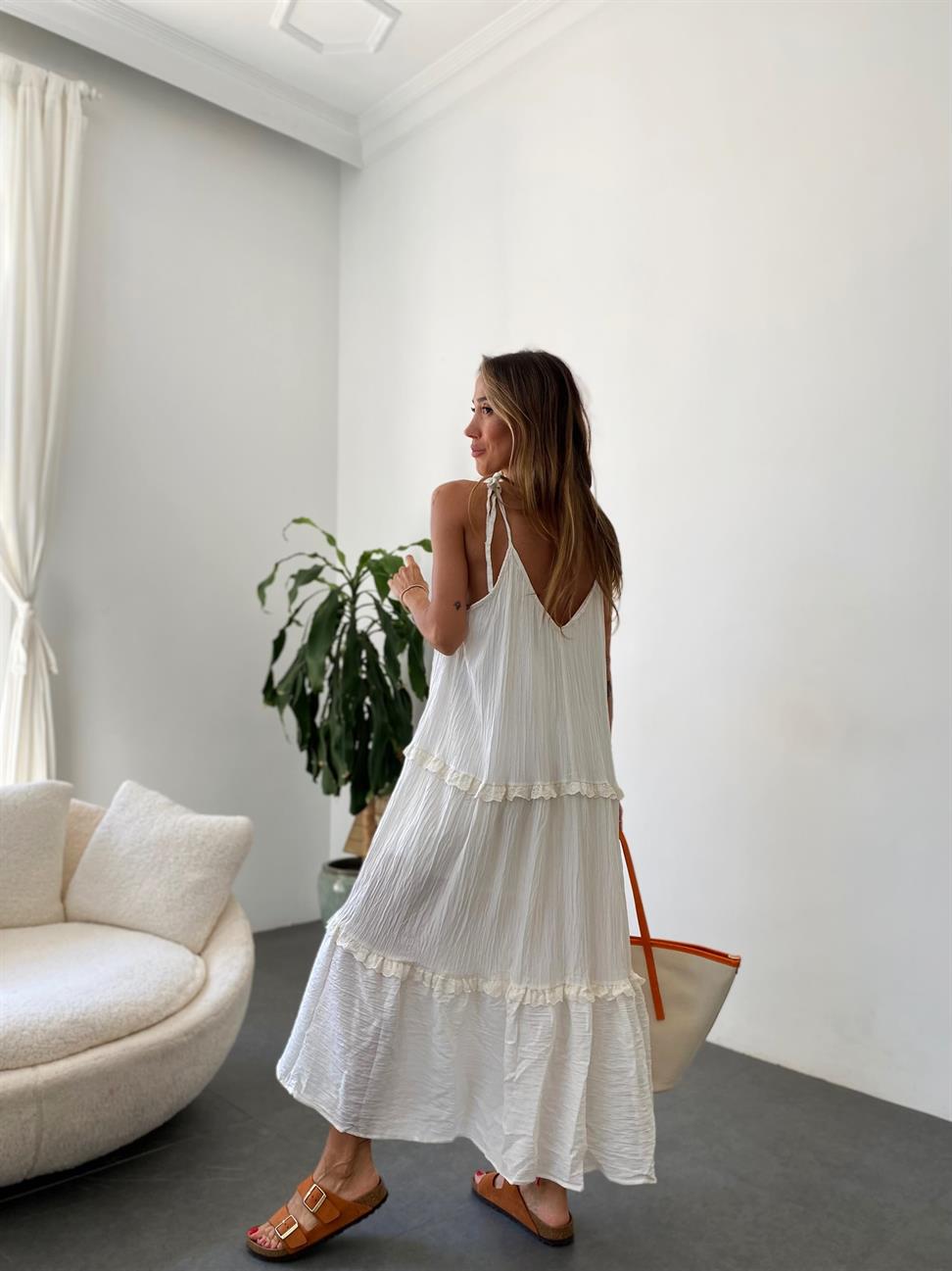 Ekru İp Askılı Oval Yaka Fisto Detaylı Tasarım Elbise