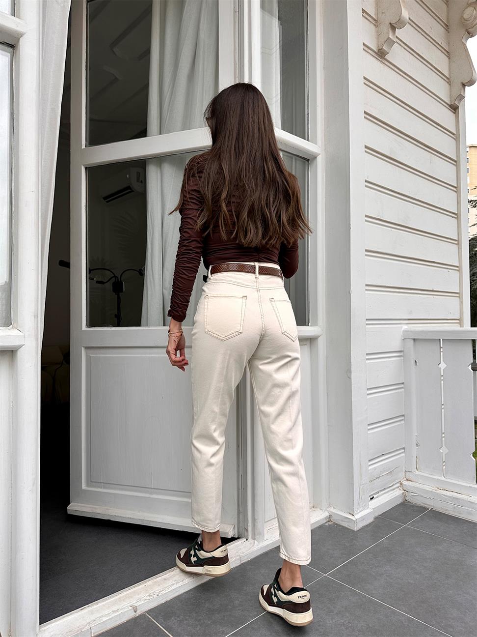 Ekru Kahverengi Dikiş Detaylı Jean