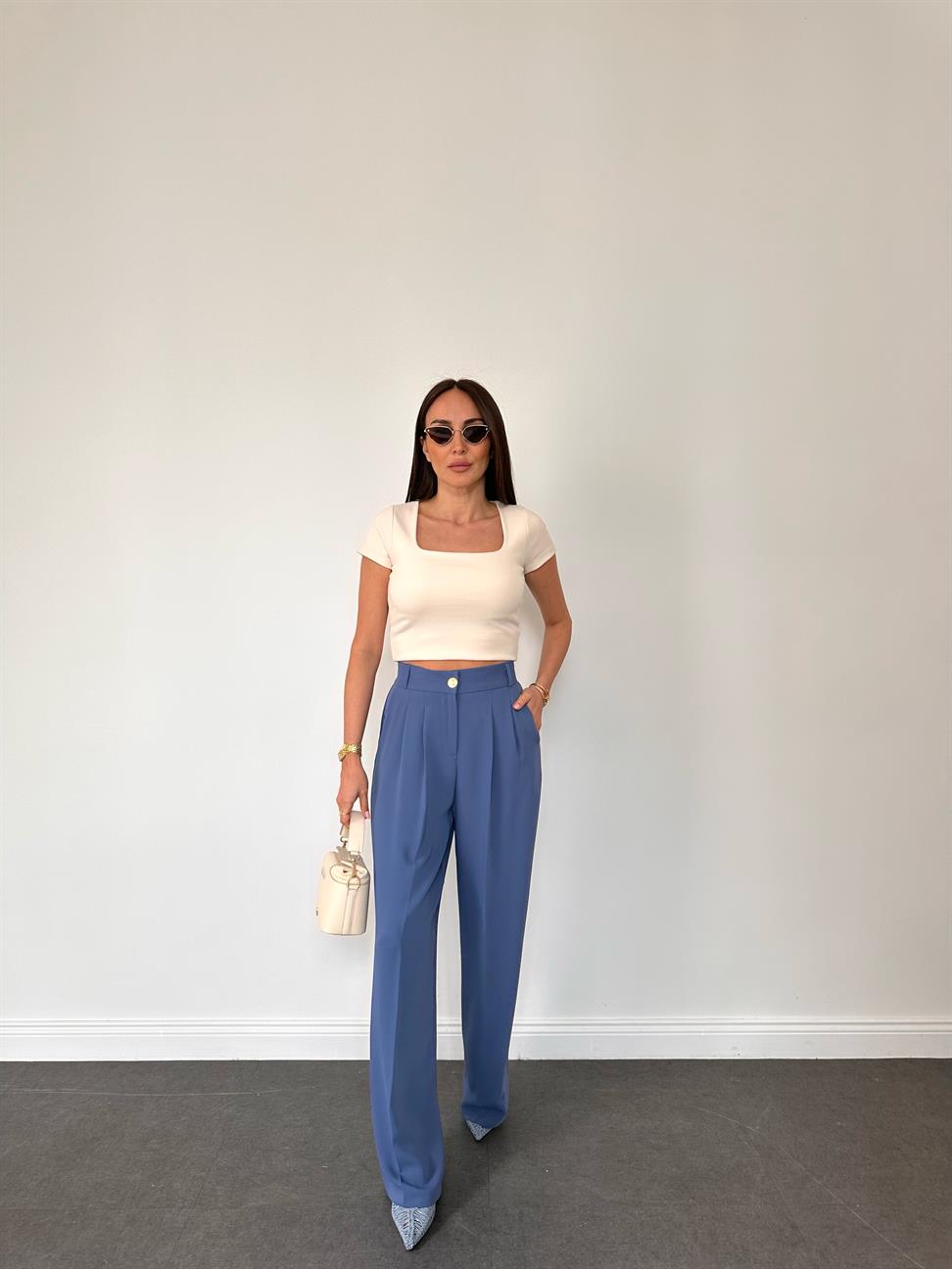 Ekru Kare Yaka Kısa Kol Body