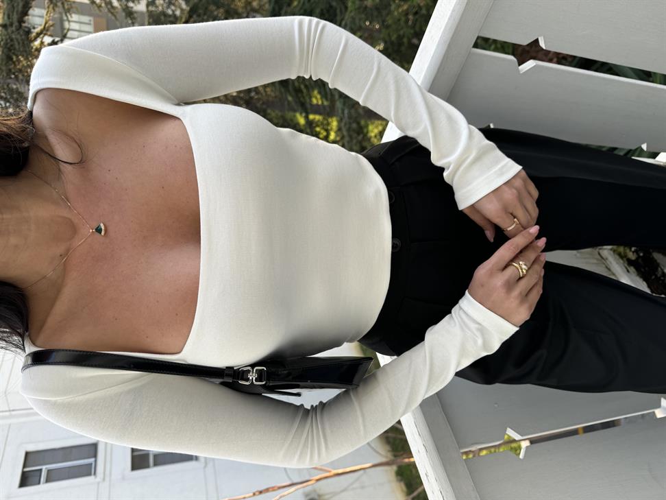 Ekru Kare Yaka Uzun Kollu Bluz