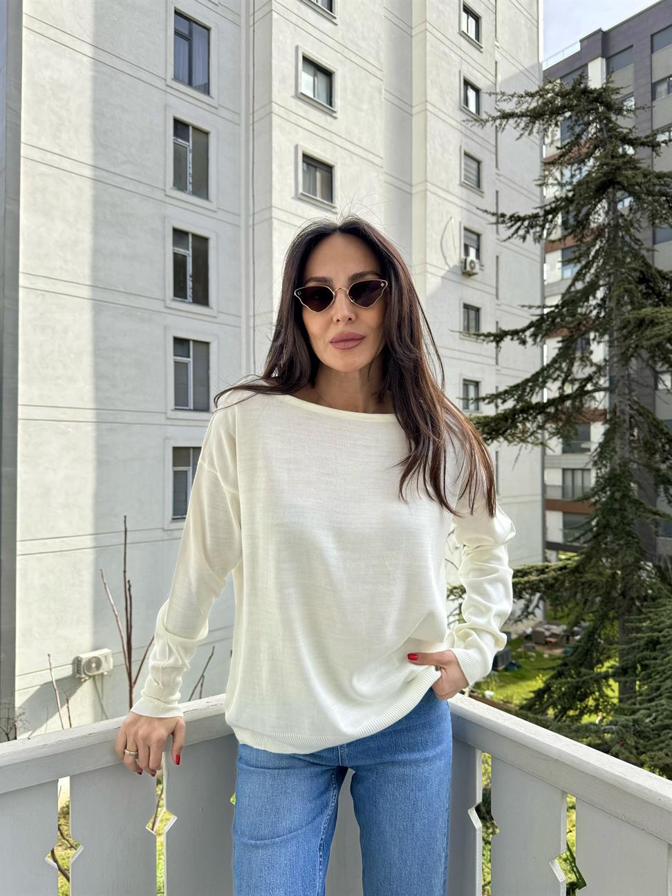 Ekru Kayık Yaka Triko