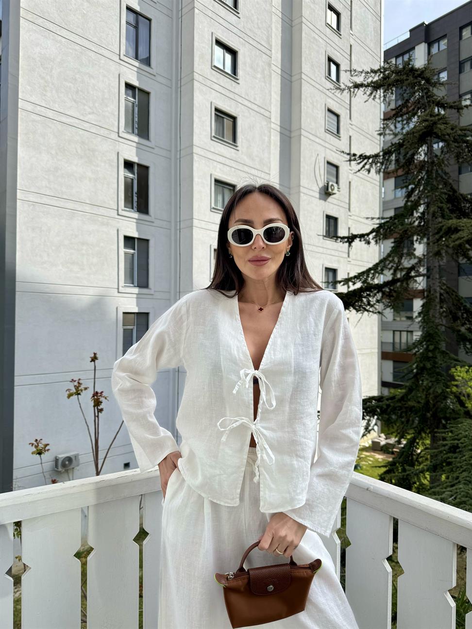 Beyaz Keten Bağlamalı Bluz