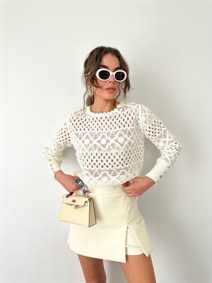 Ekru Kolları Altın Renk Düğmeli Bluz