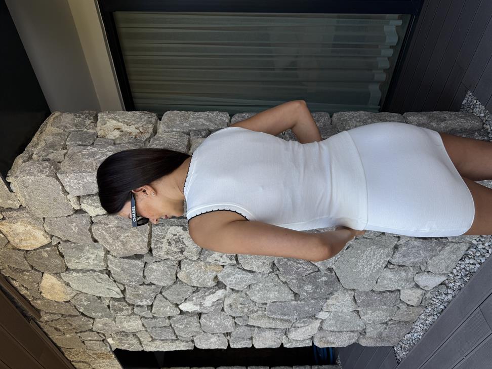 Ekru Kontrast Detaylı Bluz