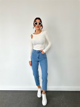 Ekru Omzu Açık Bluz