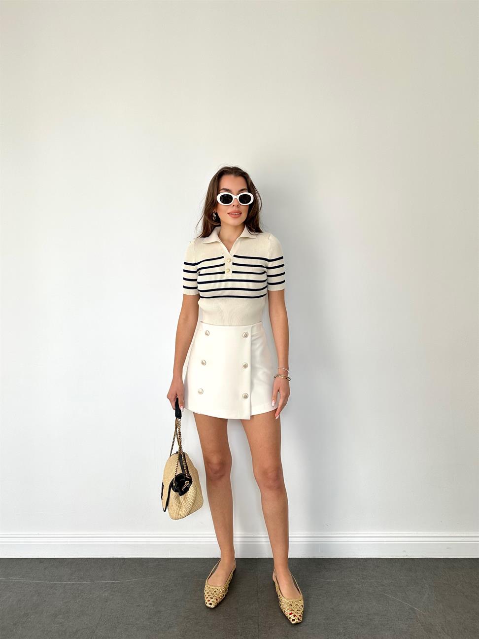 Ekru Polo Yaka Çizgili Örme Bluz