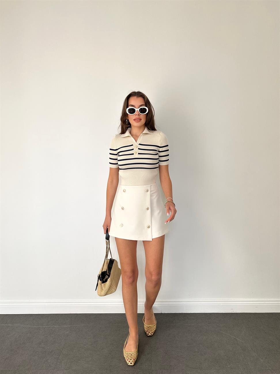 Ekru Polo Yaka Çizgili Örme Bluz