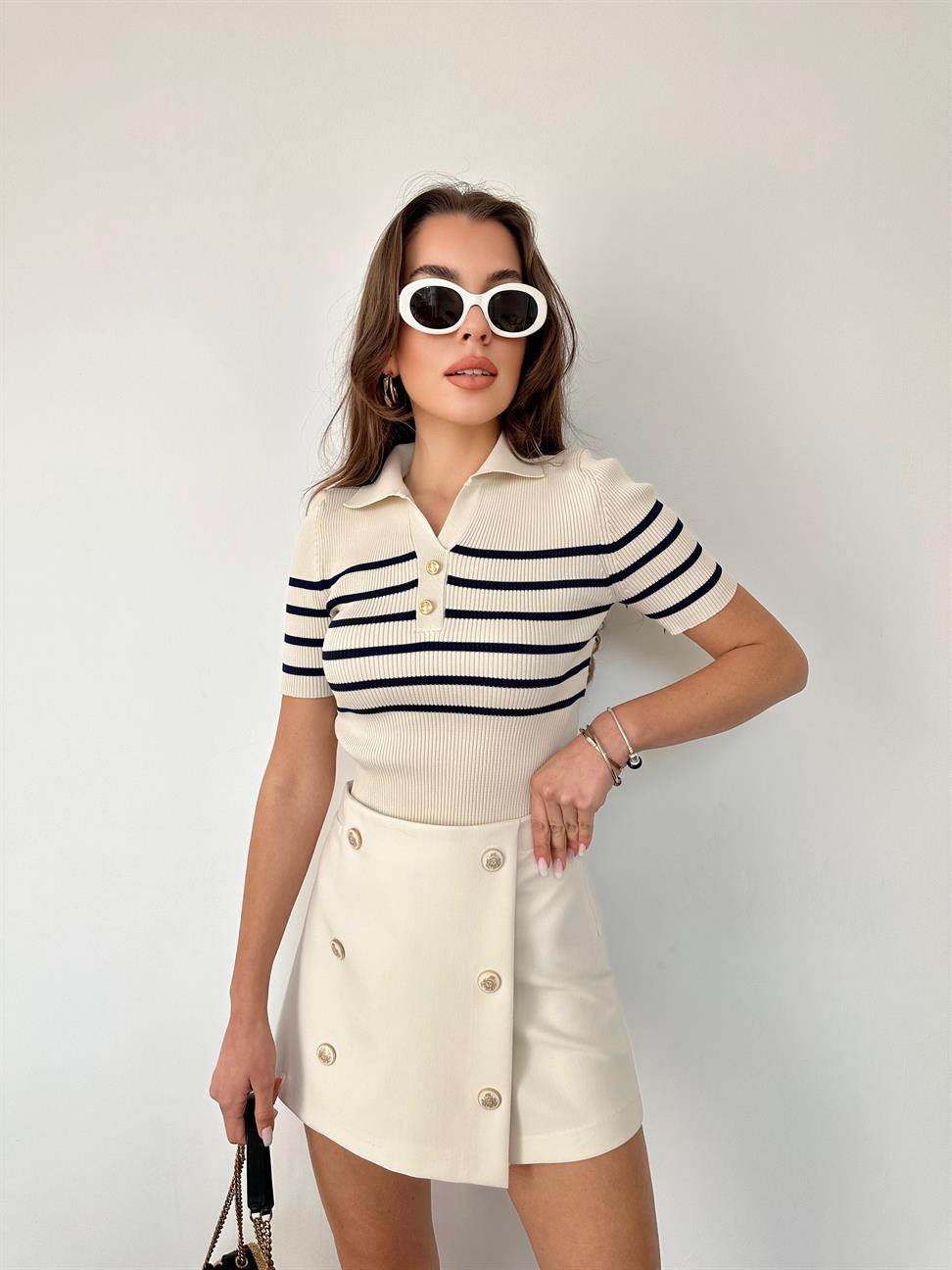 Ekru Polo Yaka Çizgili Örme Bluz