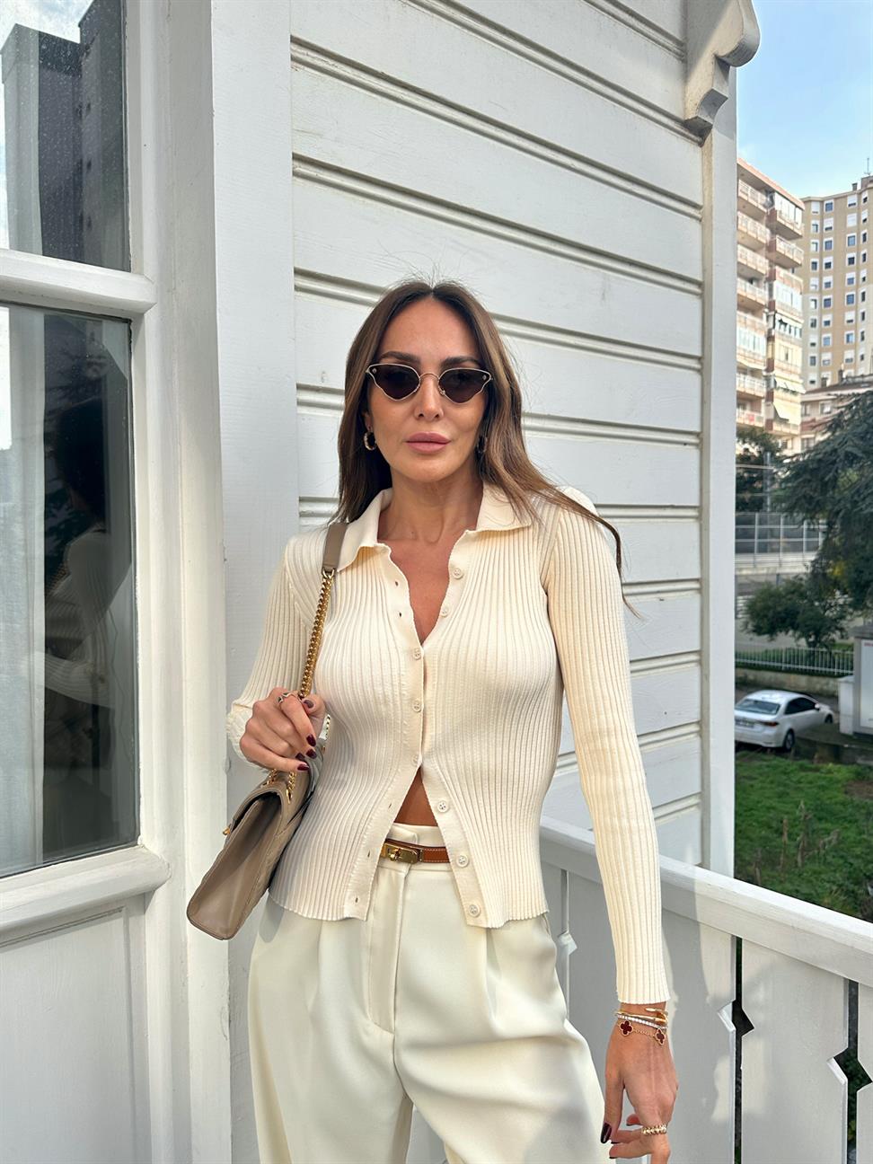 Ekru Polo Yaka Hırka
