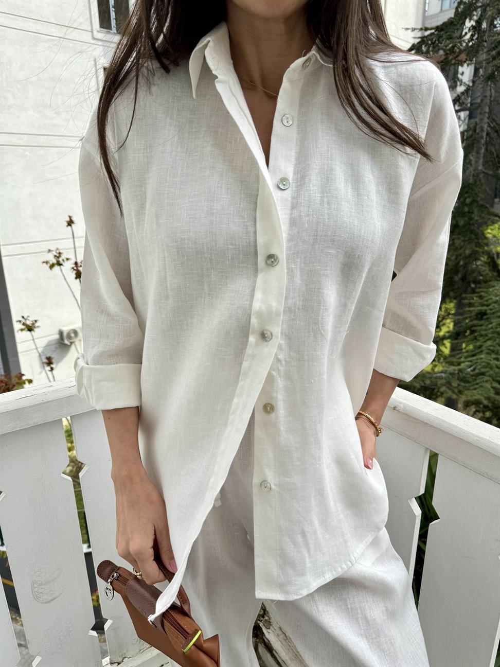 Beyaz Rahat Kesim Keten Gömlek