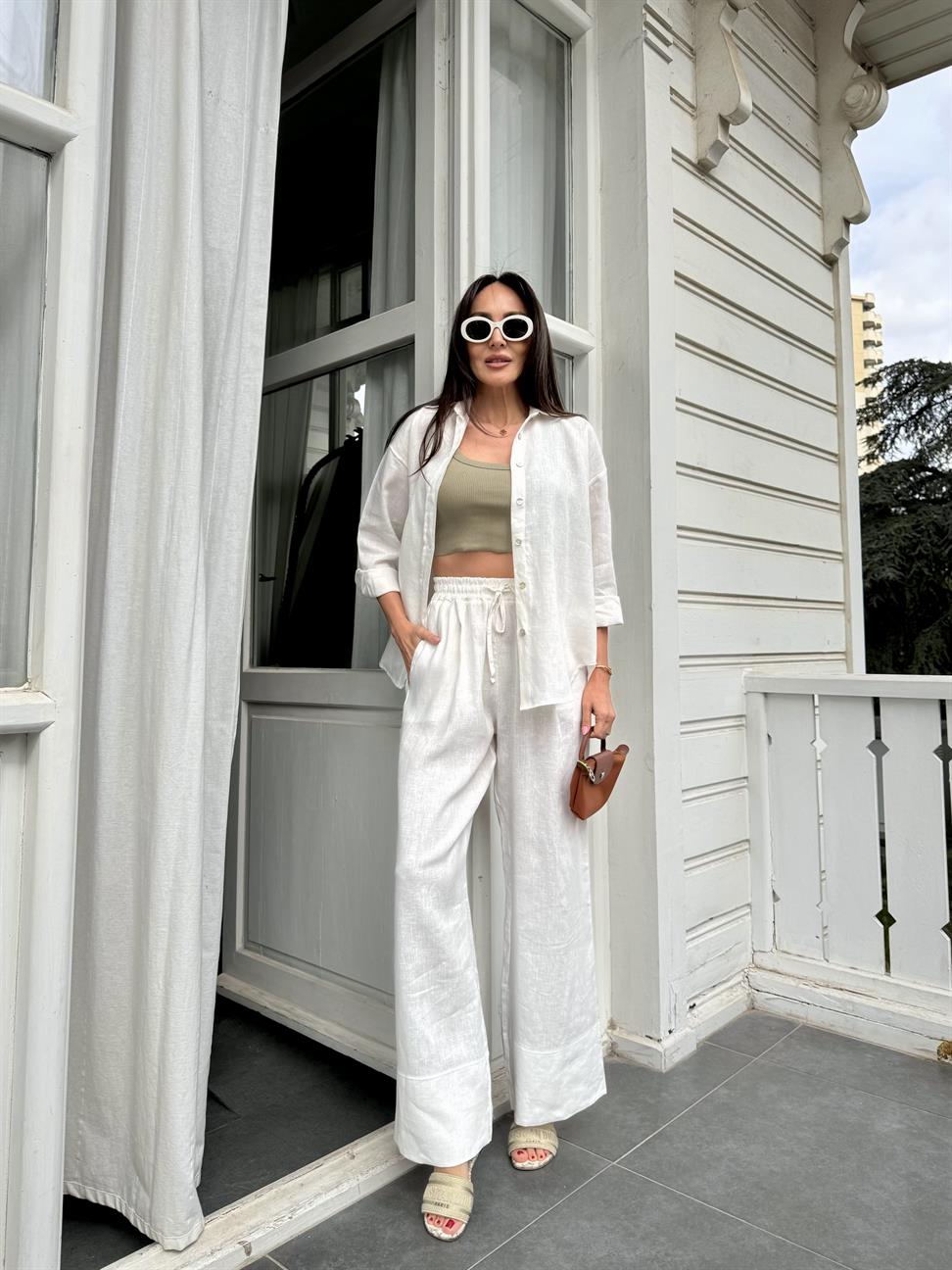 Beyaz Rahat Kesim Keten Gömlek