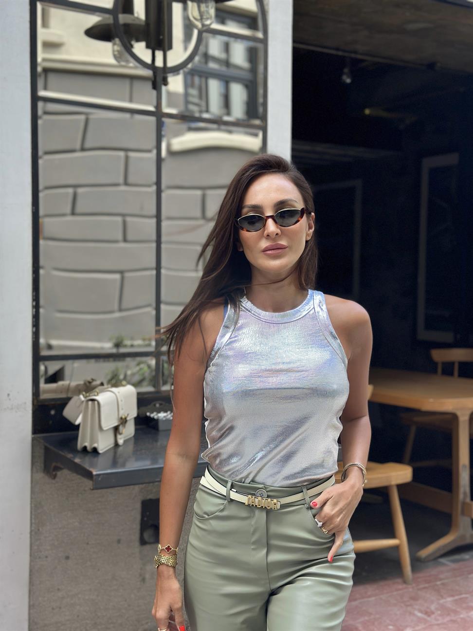 Ekru Sıfır Kol Metalik Atlet