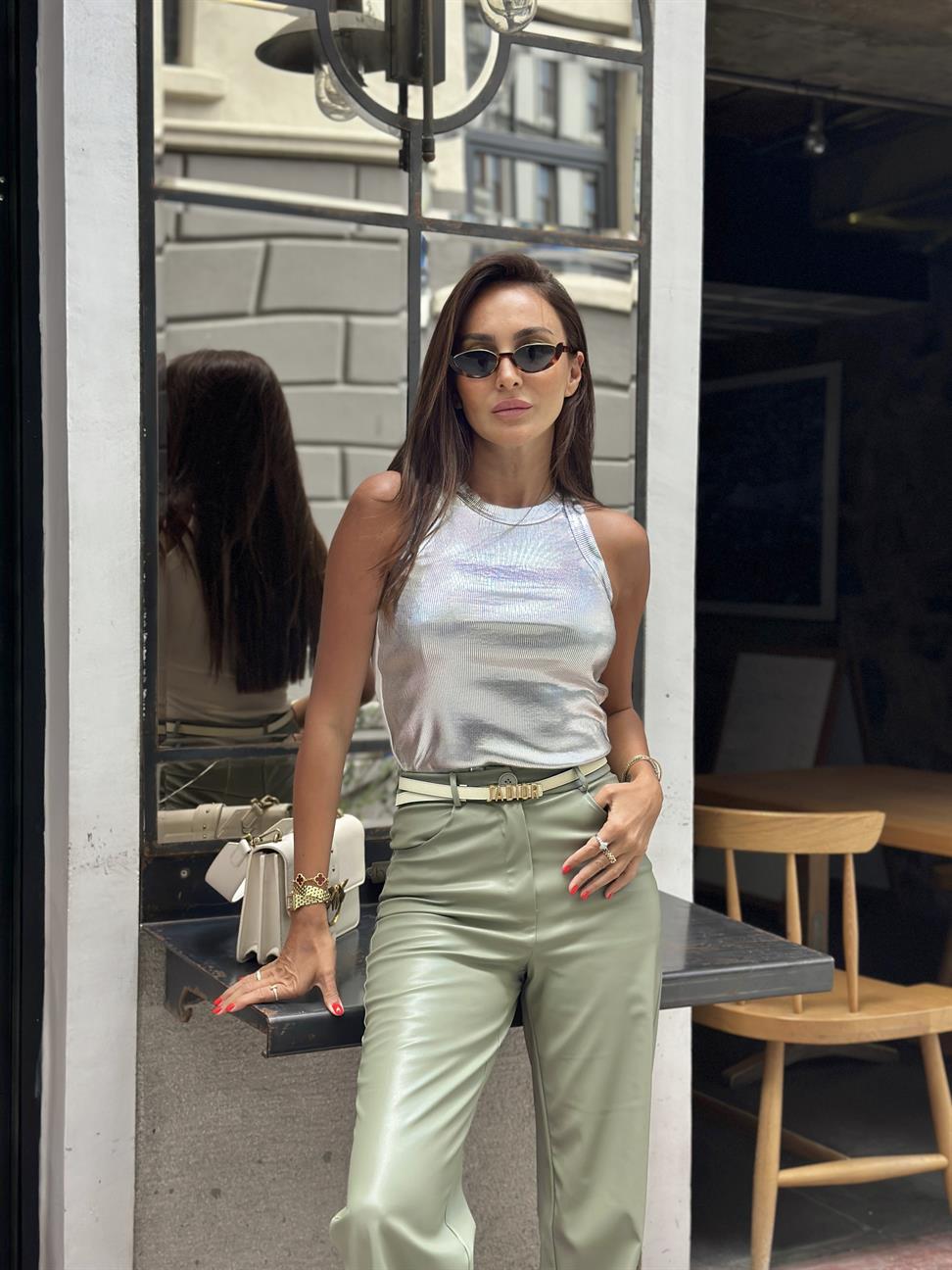 Ekru Sıfır Kol Metalik Atlet