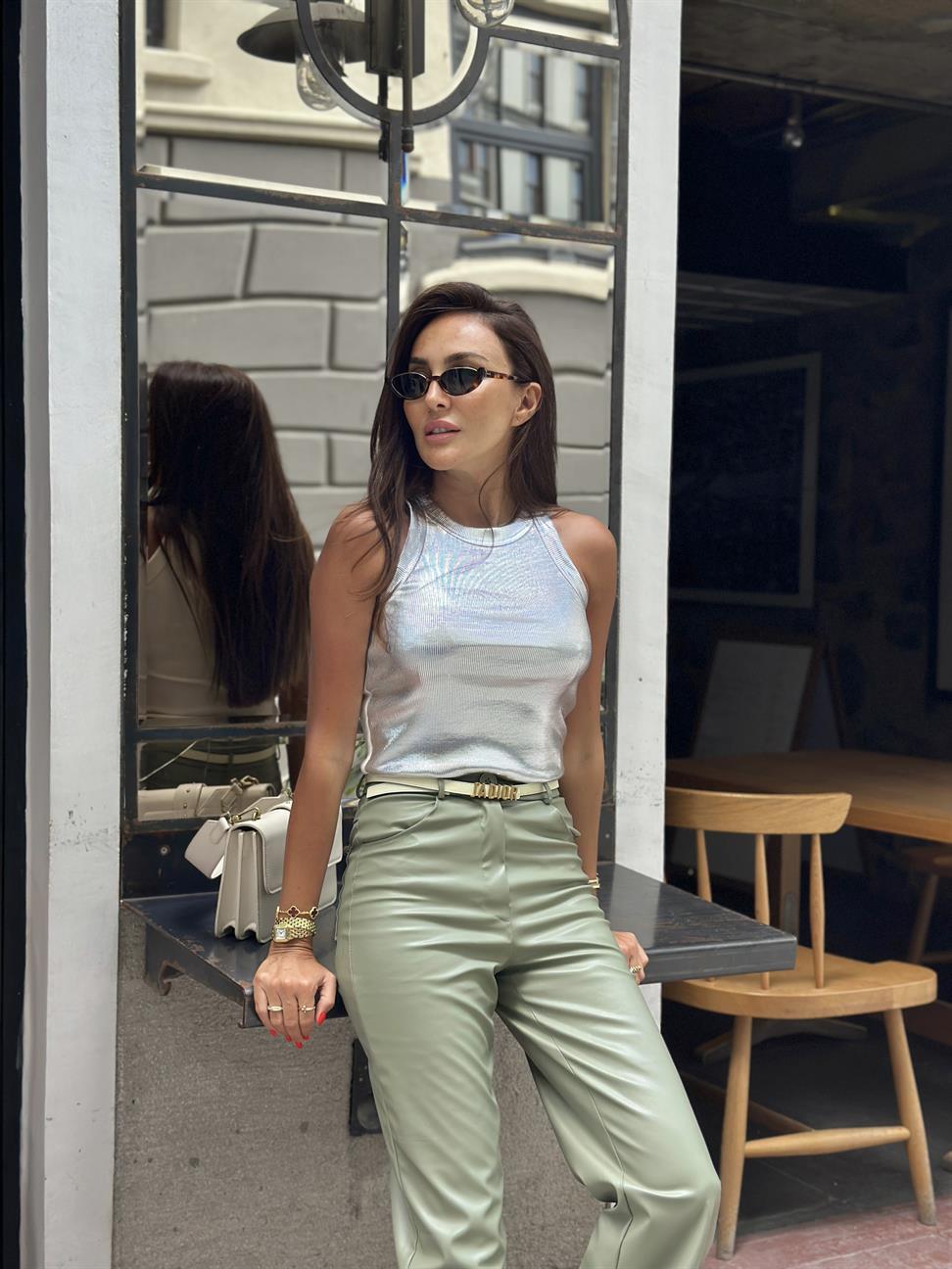 Ekru Sıfır Kol Metalik Atlet