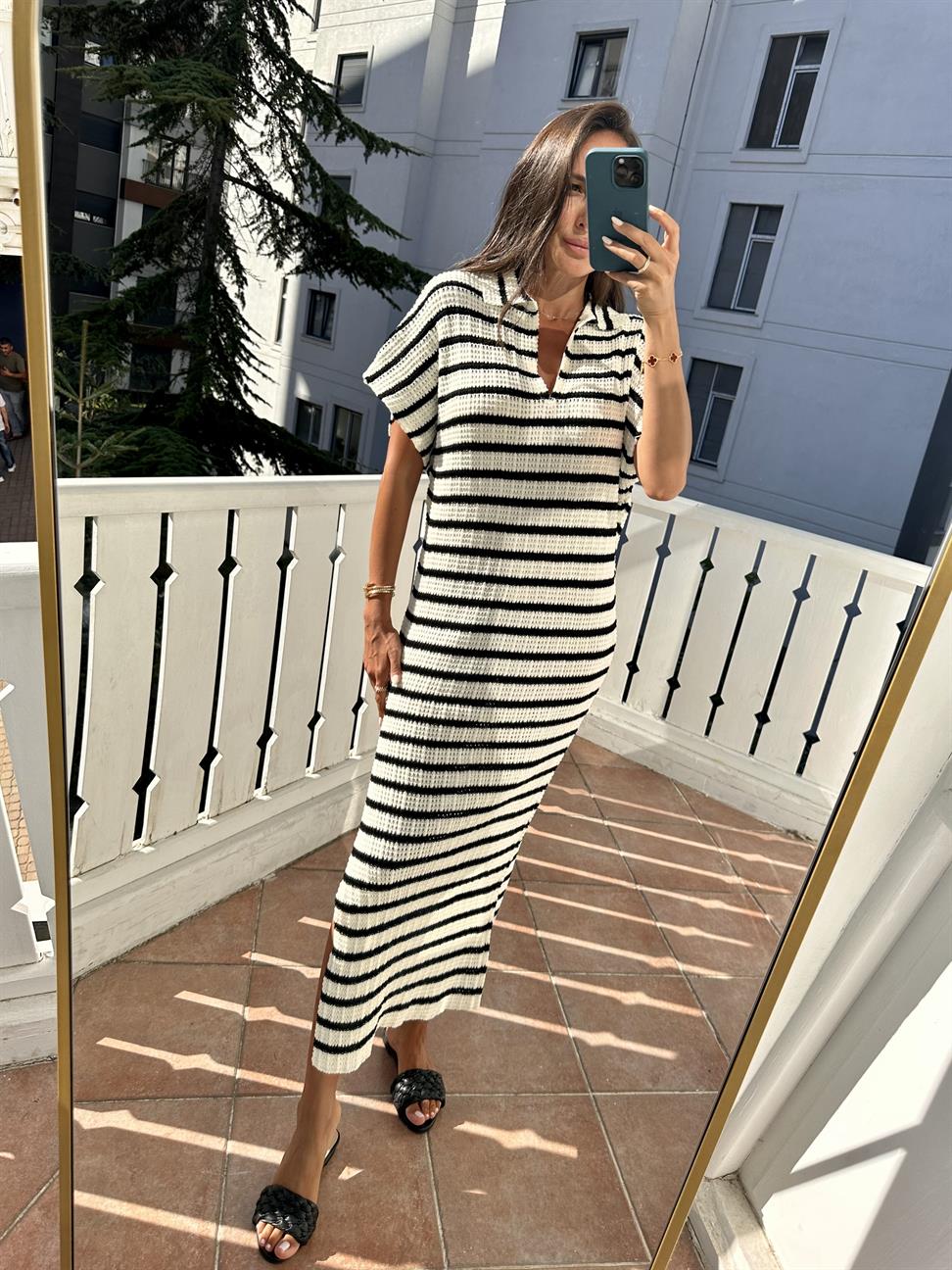 Ekru-Siyah Polo Yaka Örgü Çizgili Elbise