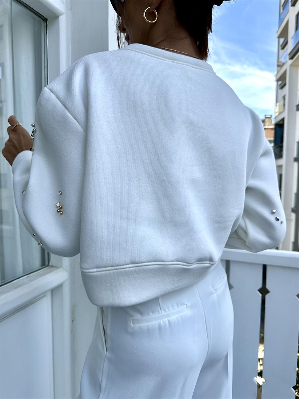 Ekru Taşlı Sweatshirt