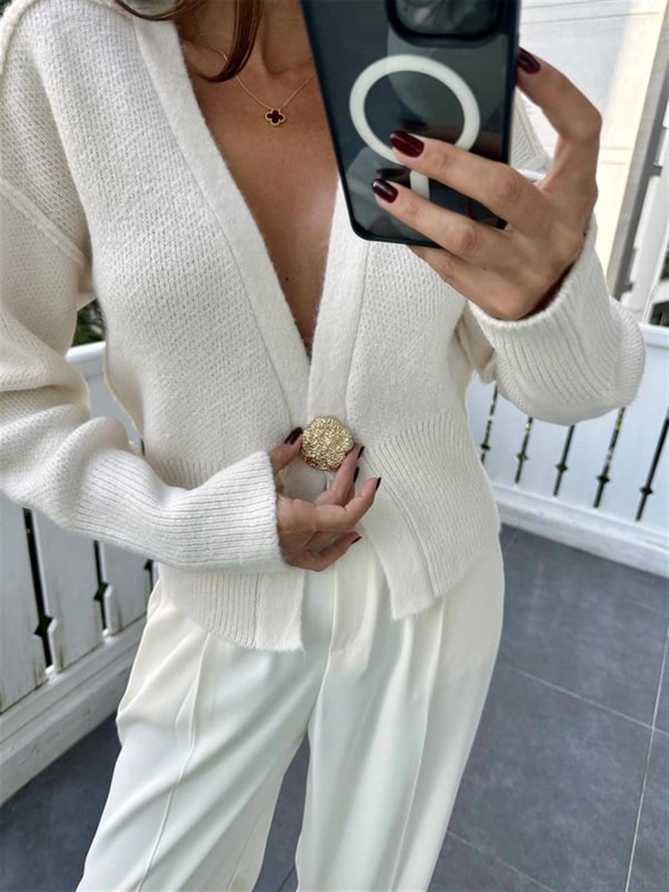 Ekru Ters Dikişli Tek Düğmeli Hırka