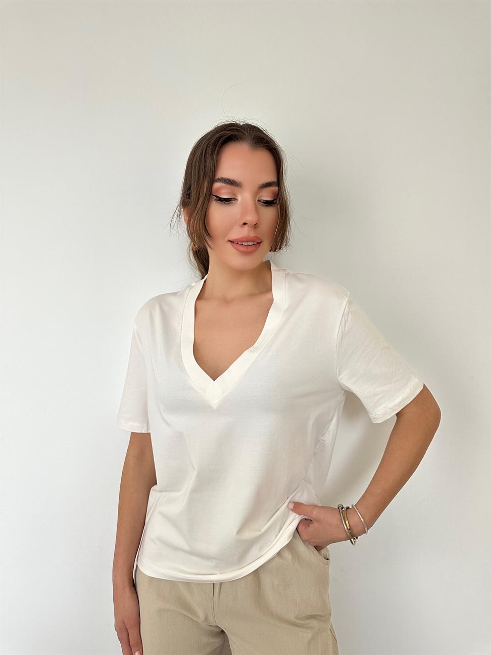 Ekru Marry V Yaka Basic Tişört