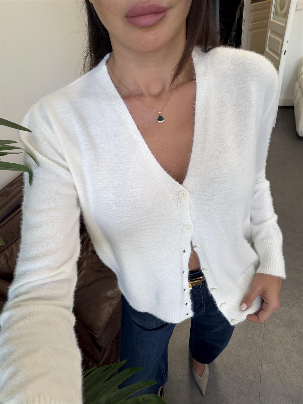 Ekru V Yaka Sakallı Hırka