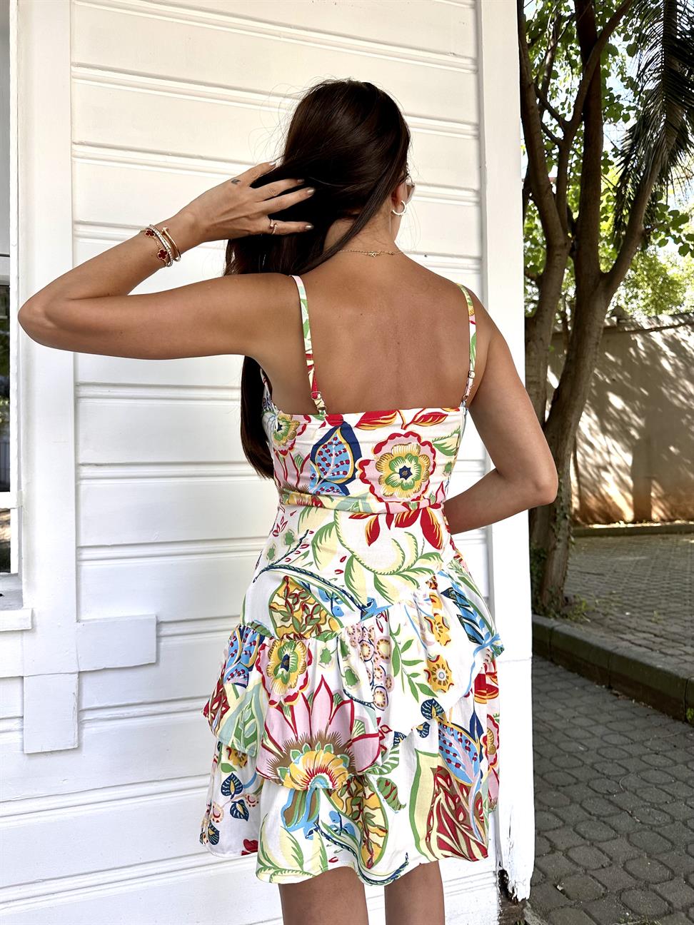 Ekru Yandan Fırfırlı Askılı Elbise