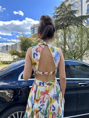 Eteği Pileli Uzun Renkli Elbise