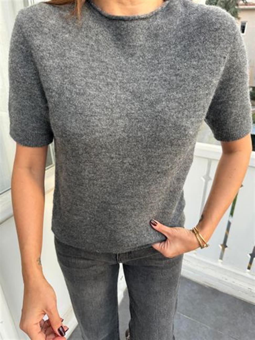 Füme Dik Yaka Triko Kazak