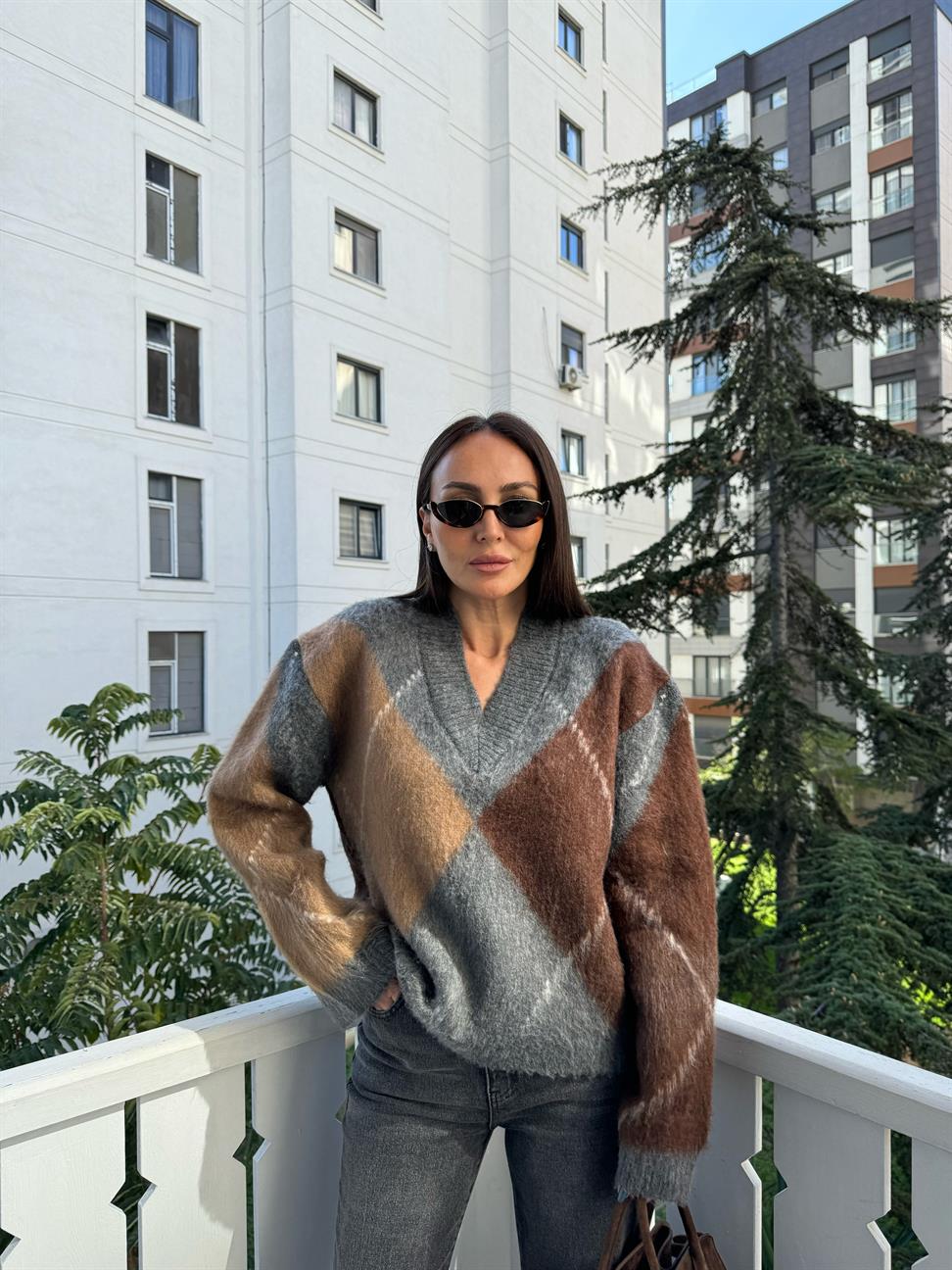 Füme V Yaka Baklava Desen Kazak