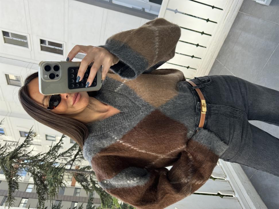 Füme V Yaka Baklava Desen Kazak