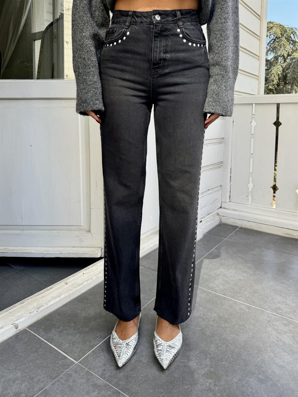 Füme Zımba Detay Düz Paça Jean