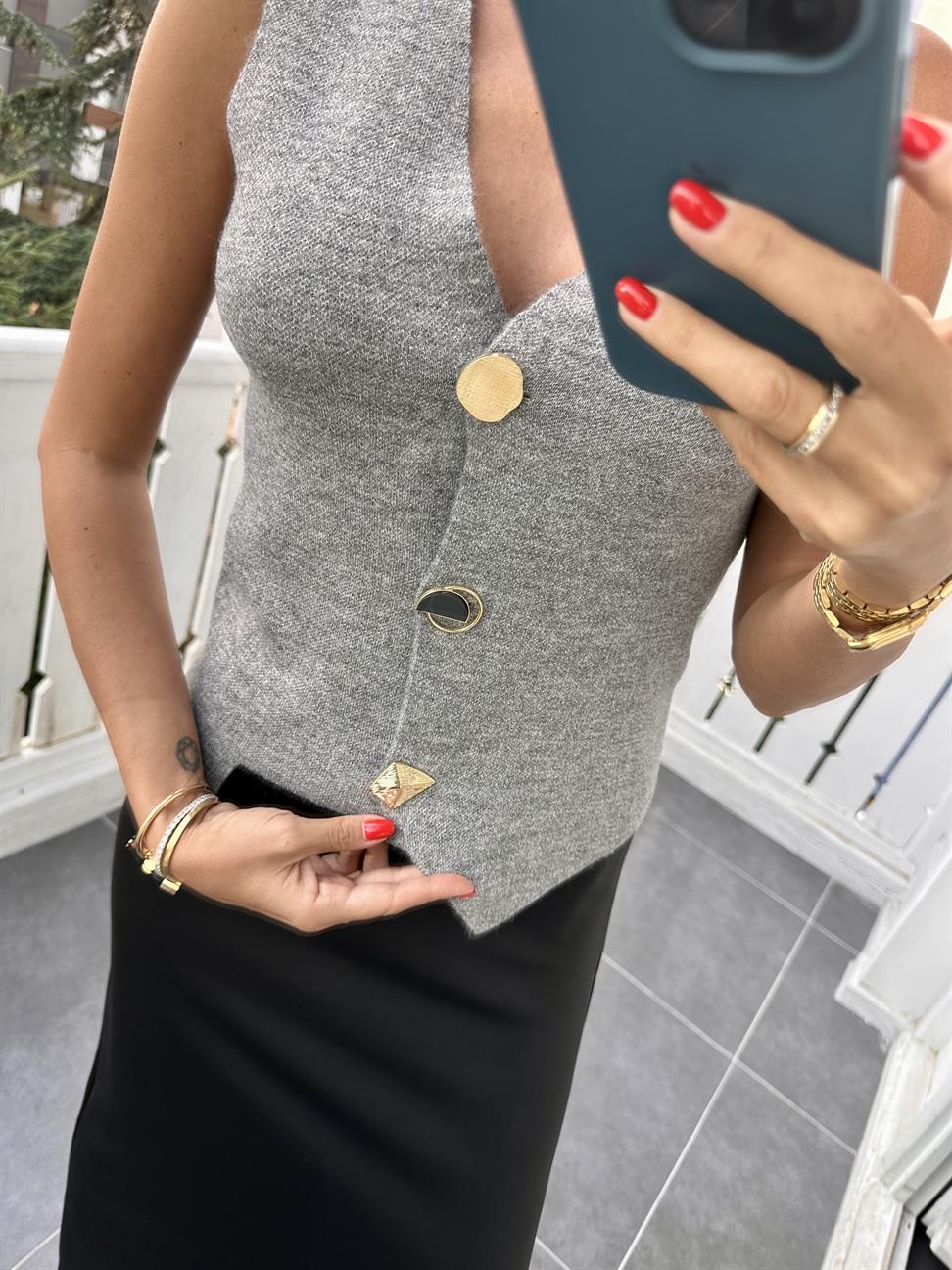 Gri Asimetrik Kesim Triko Yelek