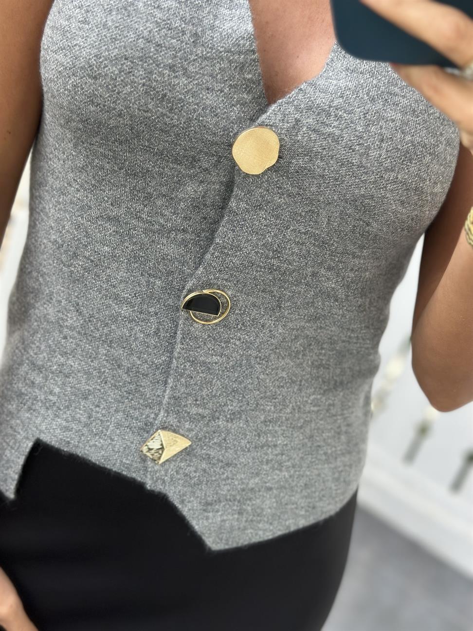 Gri Asimetrik Kesim Triko Yelek