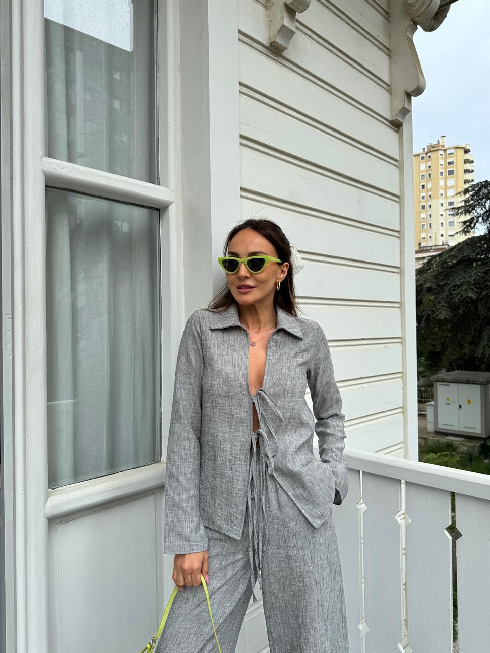 Gri Bağlamalı Gömlek Takım