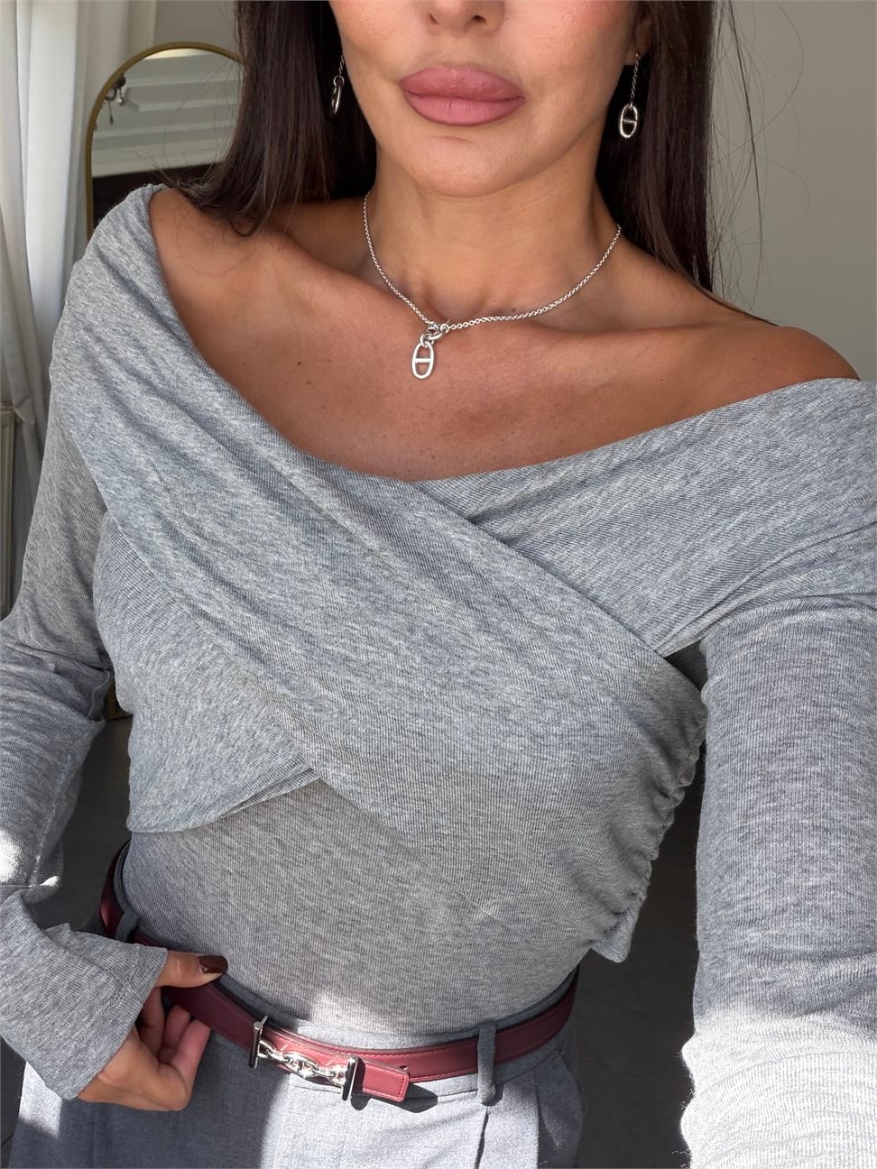 Gri Çapraz Yaka Bluz