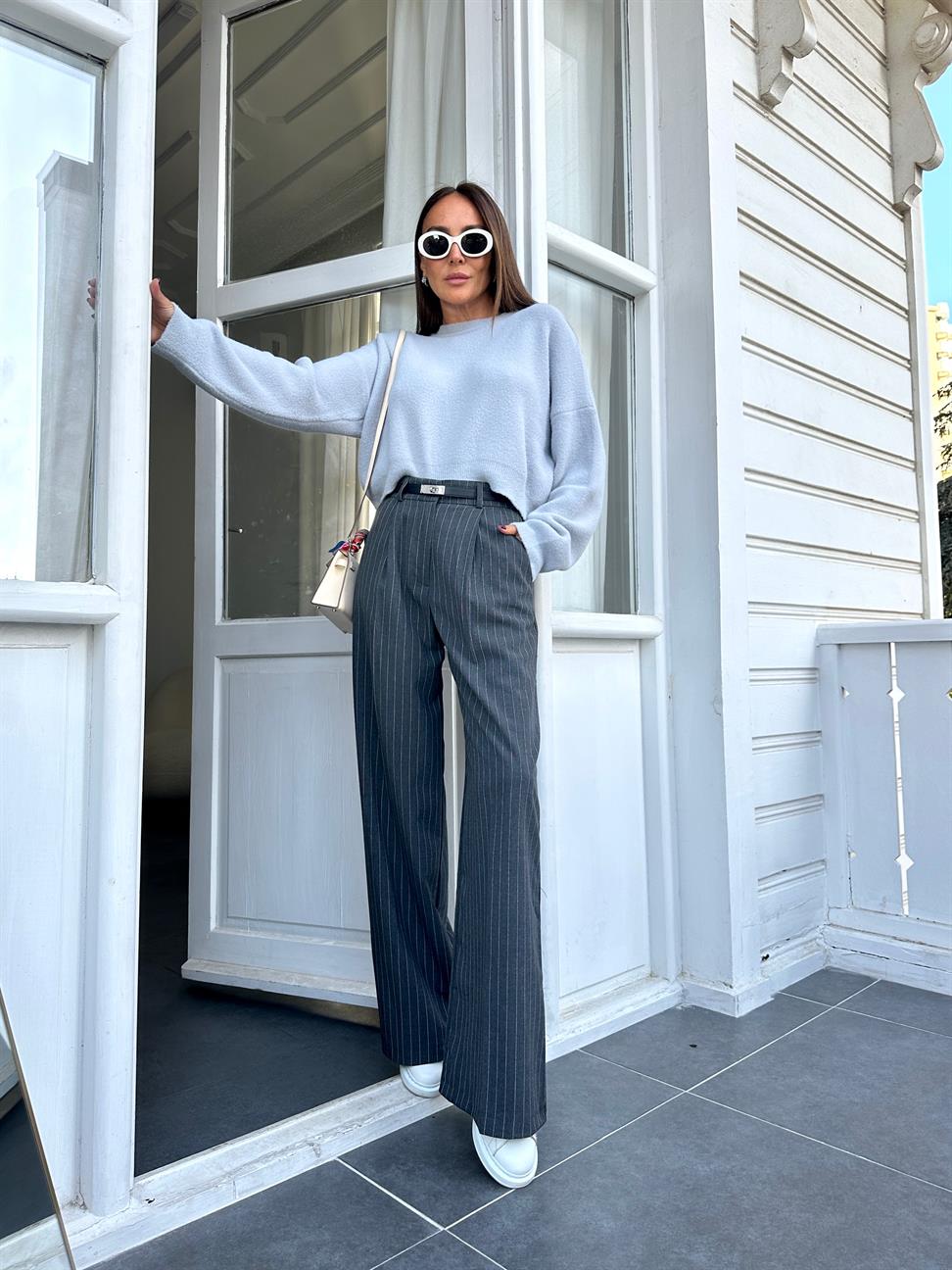 Gri Çizgili Bol Pantolon