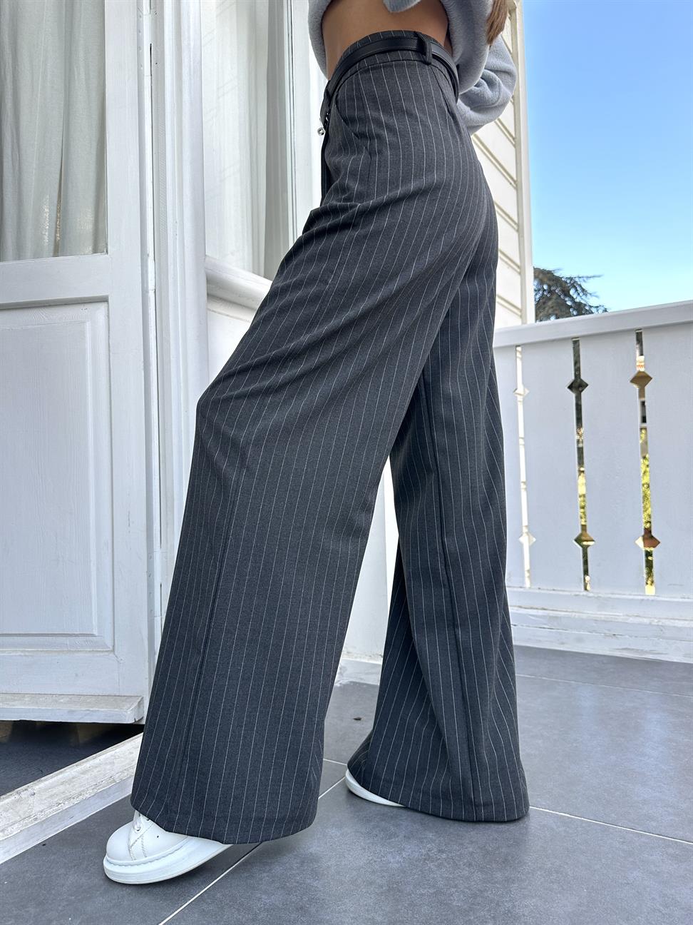 Gri Çizgili Bol Pantolon