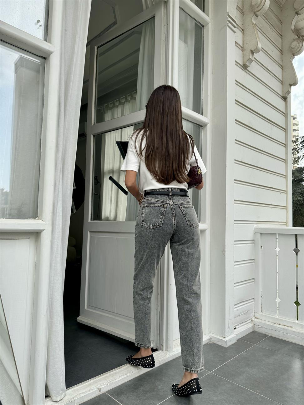 Gri Dikişli Mom Fit Jean