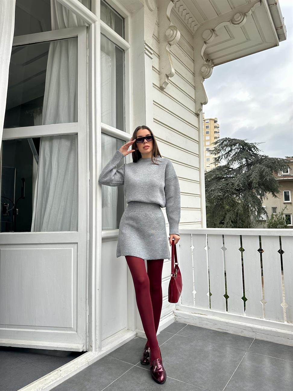 Gri Etekli Triko Takım