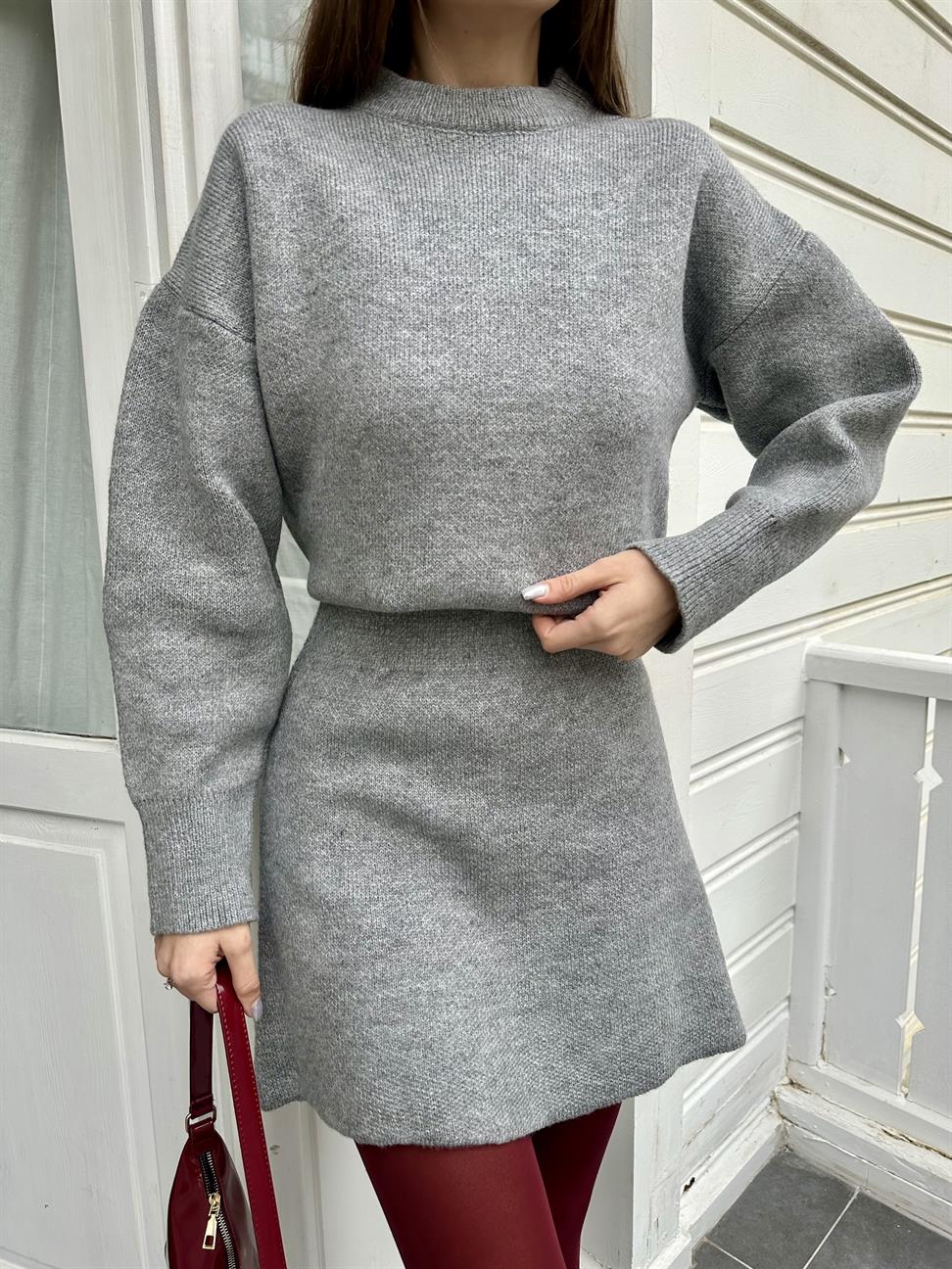 Gri Etekli Triko Takım