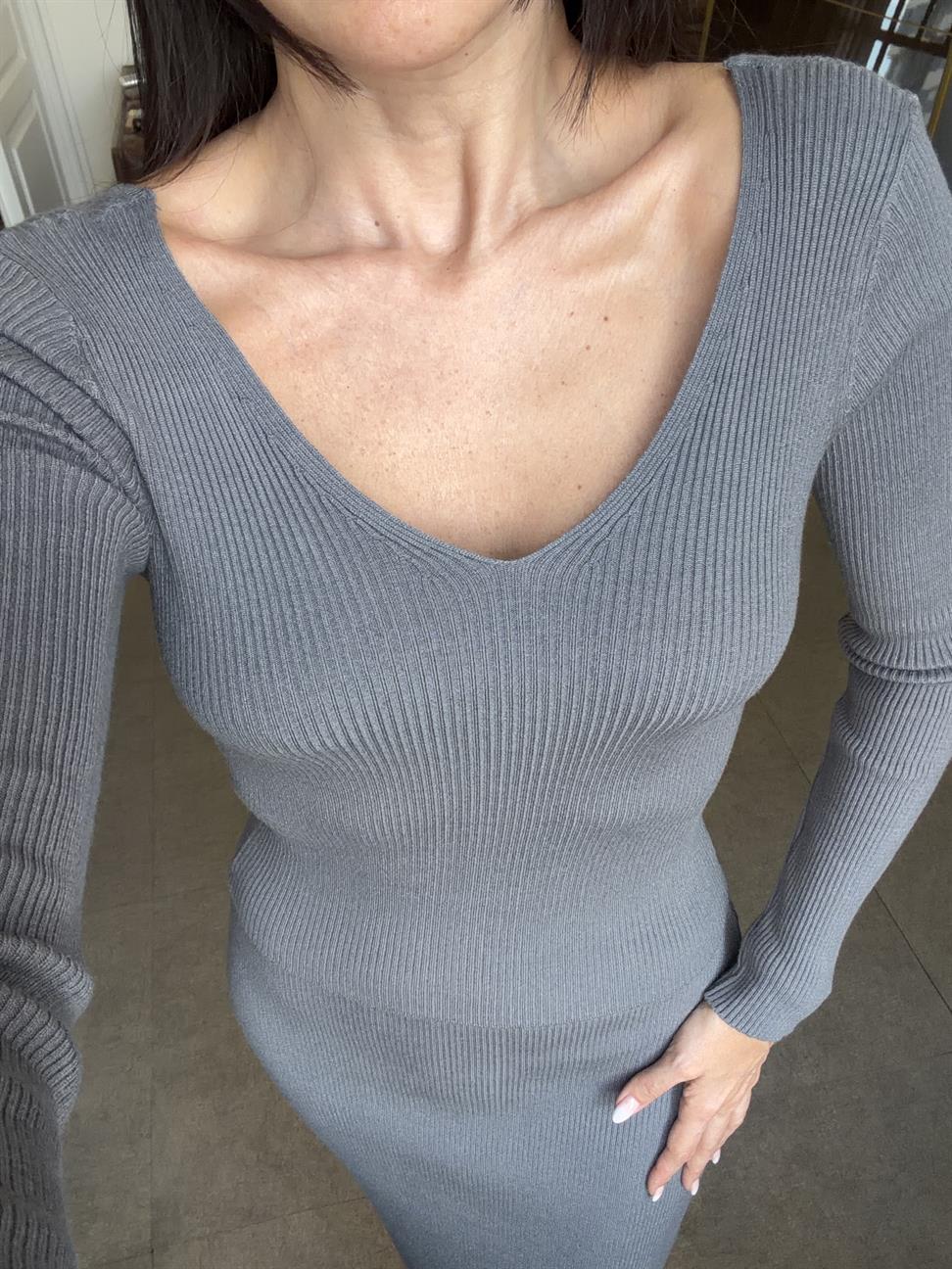 Gri Fitilli V Yaka Etekli Takım