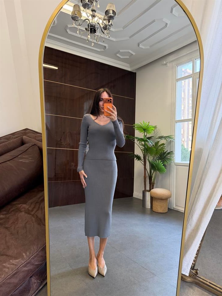 Gri Fitilli V Yaka Etekli Takım