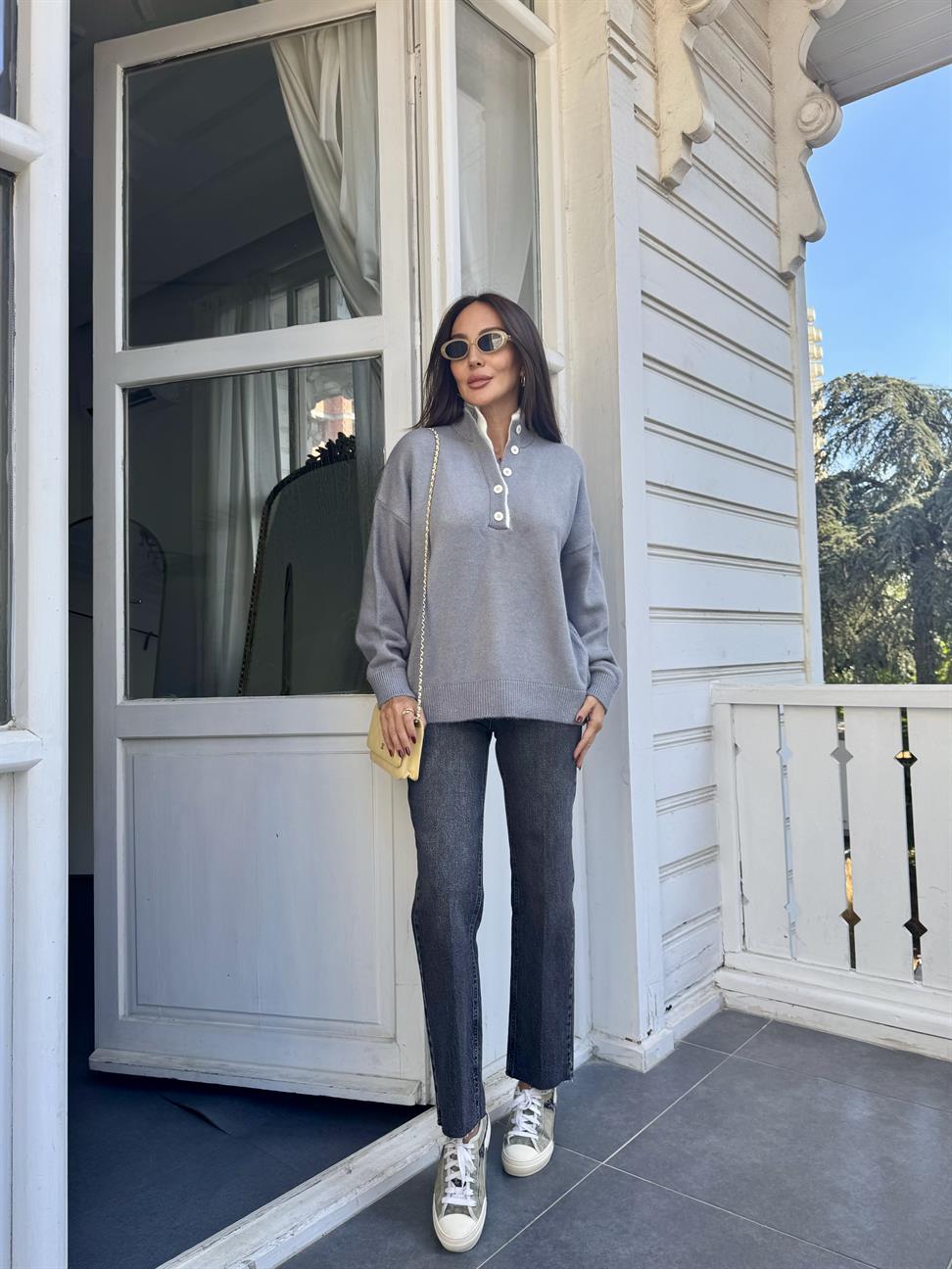 Gri İki Patlı Düğmeli Kazak