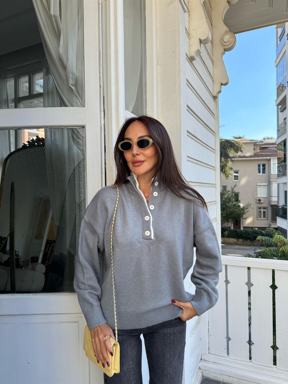 Gri İki Patlı Düğmeli Kazak