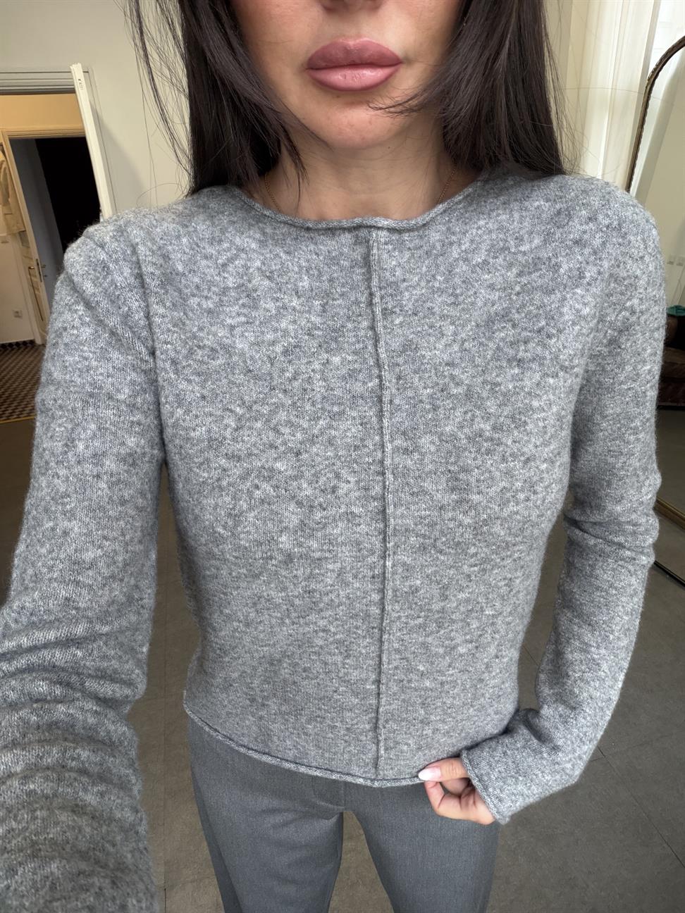 Gri Kayık Yaka Kazak