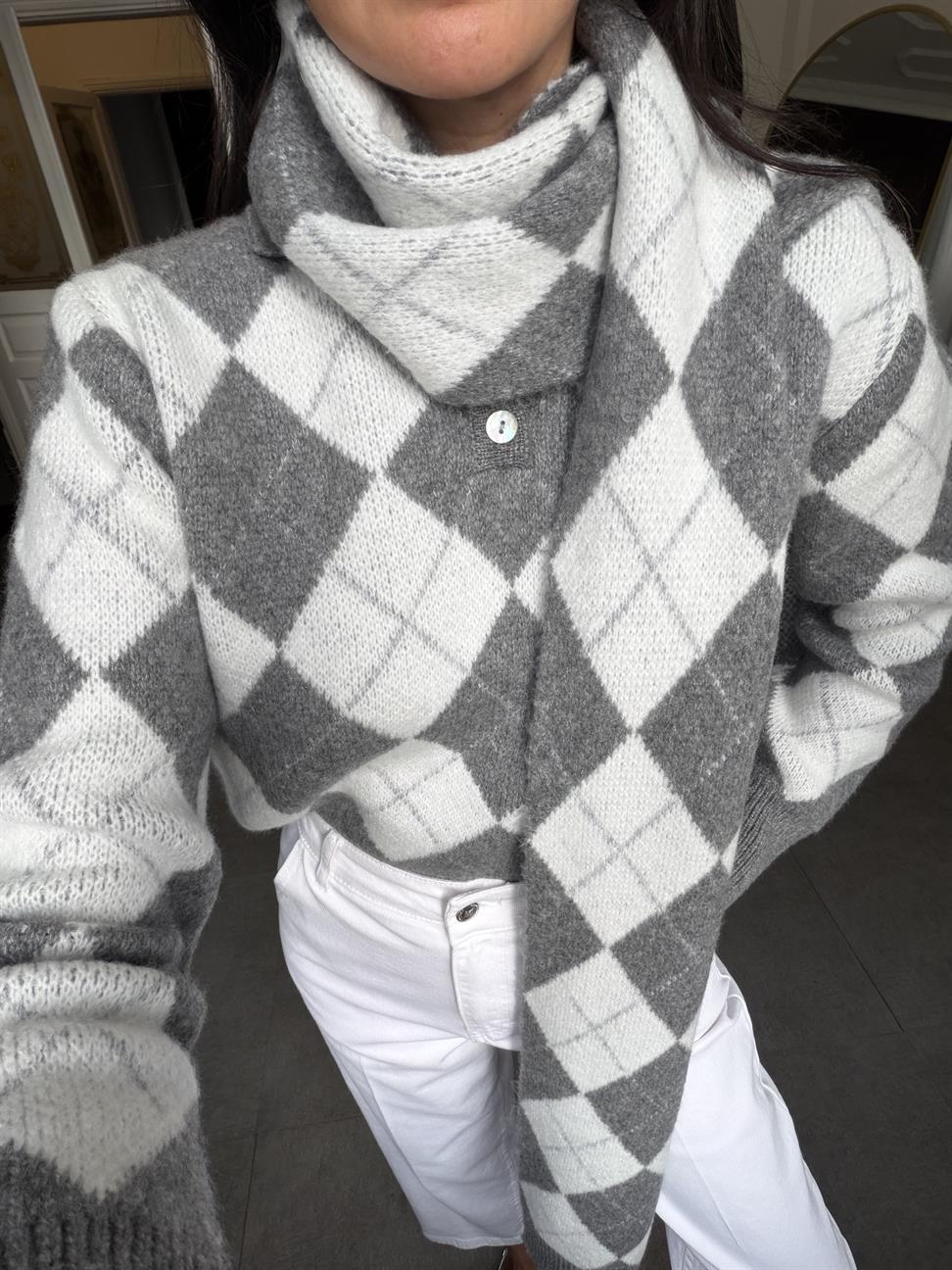 Gri-Kemik Triko Atkılı Kazak